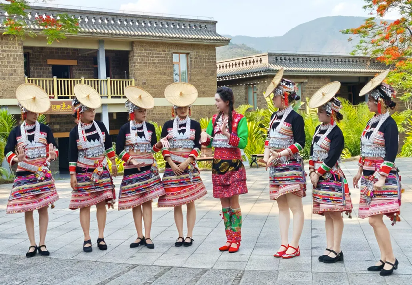 央视《劲舞开跳吧！》摄制组走进新平 定格傣乡风情 赋能文旅出圈