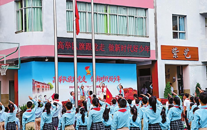 “玉暖童心·五老同行”关爱行动守护儿童成长