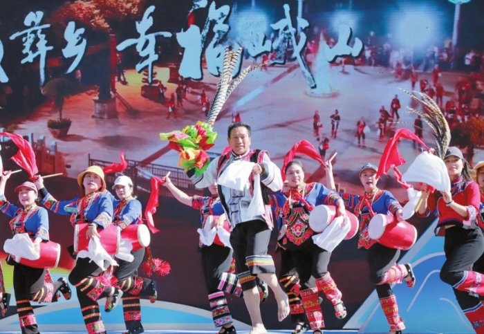 文化中国行丨一曲花灯传雅韵 千般绝艺润滇中 ——玉溪探索非遗保护活化利用新路径