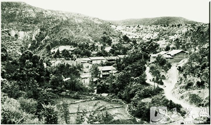 滇中第一个地方党组织——中共易门县党支部成立地：杨家龙潭村