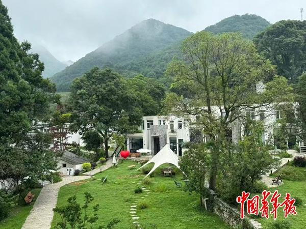从“民生痛点”到“旅游爆点”：悬崖电梯托起山乡新希望