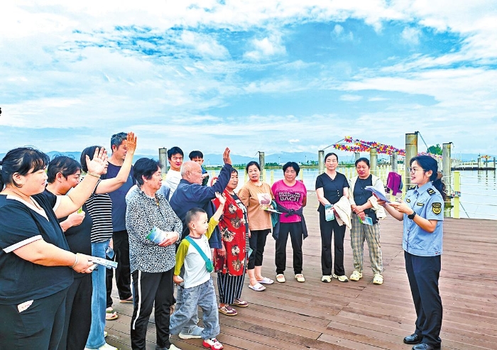 通海：杞麓湖畔普法行 生态法治入人心