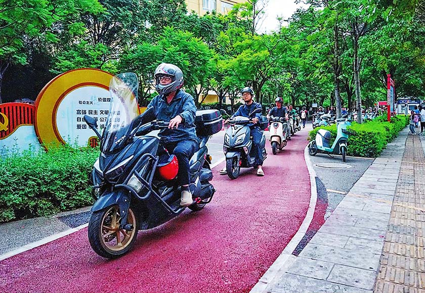 “警校家”联动护航上学路