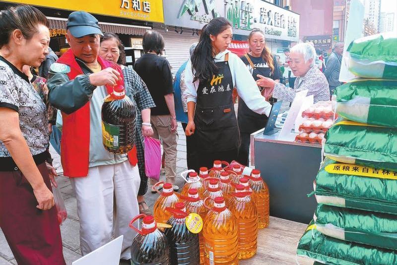 红塔区玉带街道：家门口惠民服务暖民心