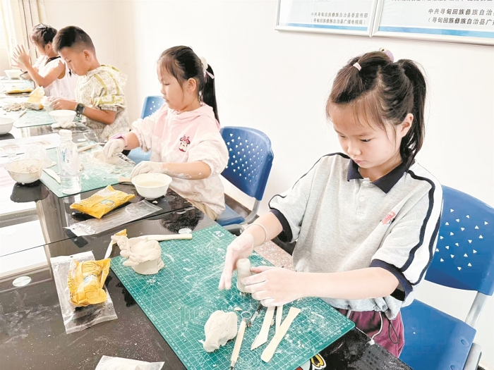 瓦猫在掌心“苏醒” 非遗于指尖传承