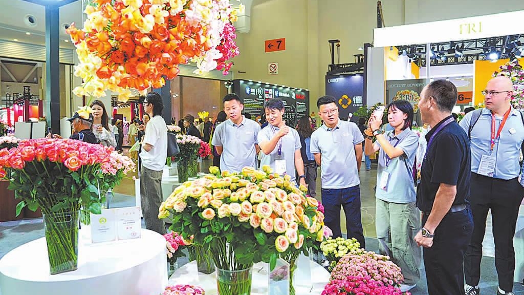 玉溪20余家花卉企业亮相昆明国际花卉展