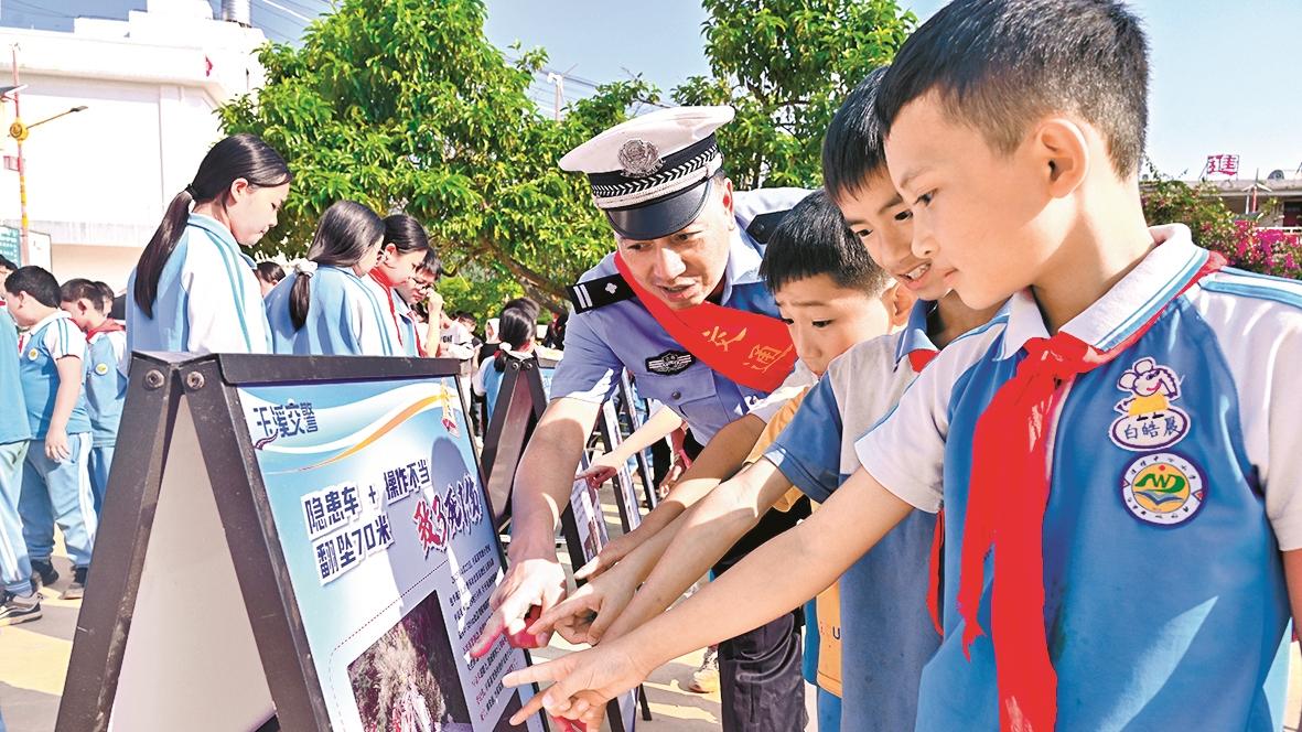 玉溪警方：常态护学筑牢平安防线